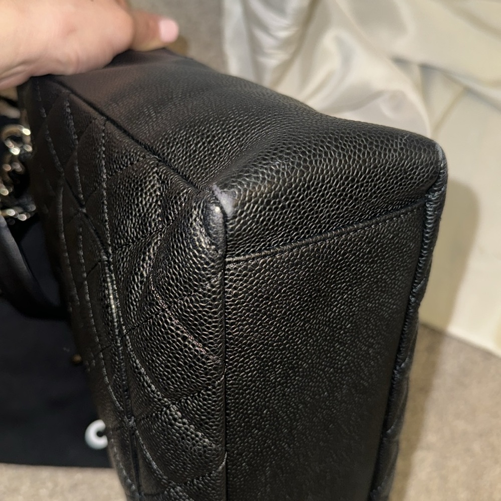 100% authentic Chanel black small shopping tote bag - Picture 15 of 16